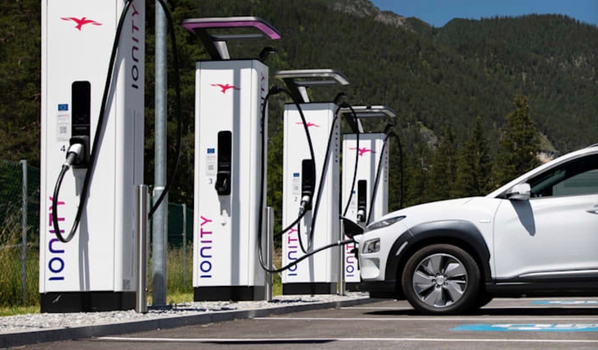 新能源充電樁充當節(jié)能減排的環(huán)保影響力先驅！